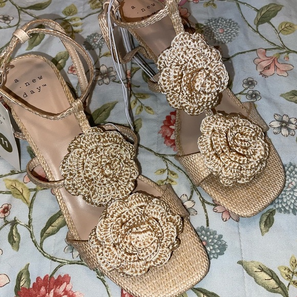 A New Day Esme Tan Crotchet Flower Kitten Heels - Picture 3 of 16